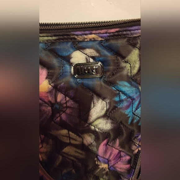 LUG Swivel Floral Print Organizational Compact Crossbody - Picture 3 of 10